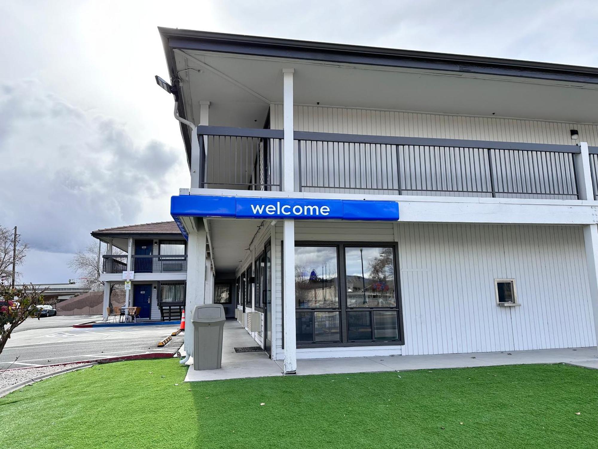 Motel 6-Sparks, Nv - Airport - 스팍스 외부 사진