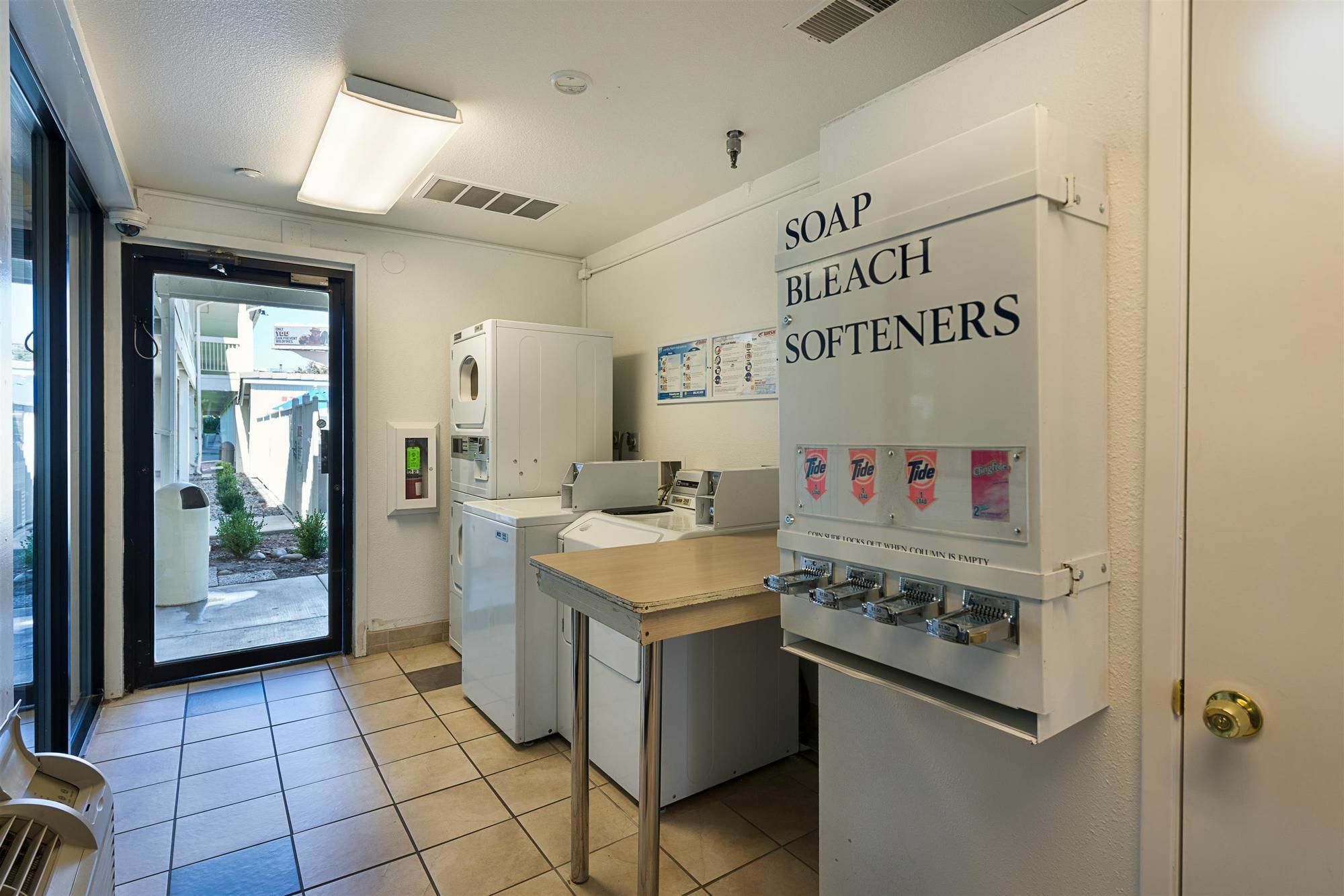 Motel 6-Sparks, Nv - Airport - 스팍스 외부 사진